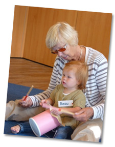 Muziek op schoot met kinderen en kleinkinderen.